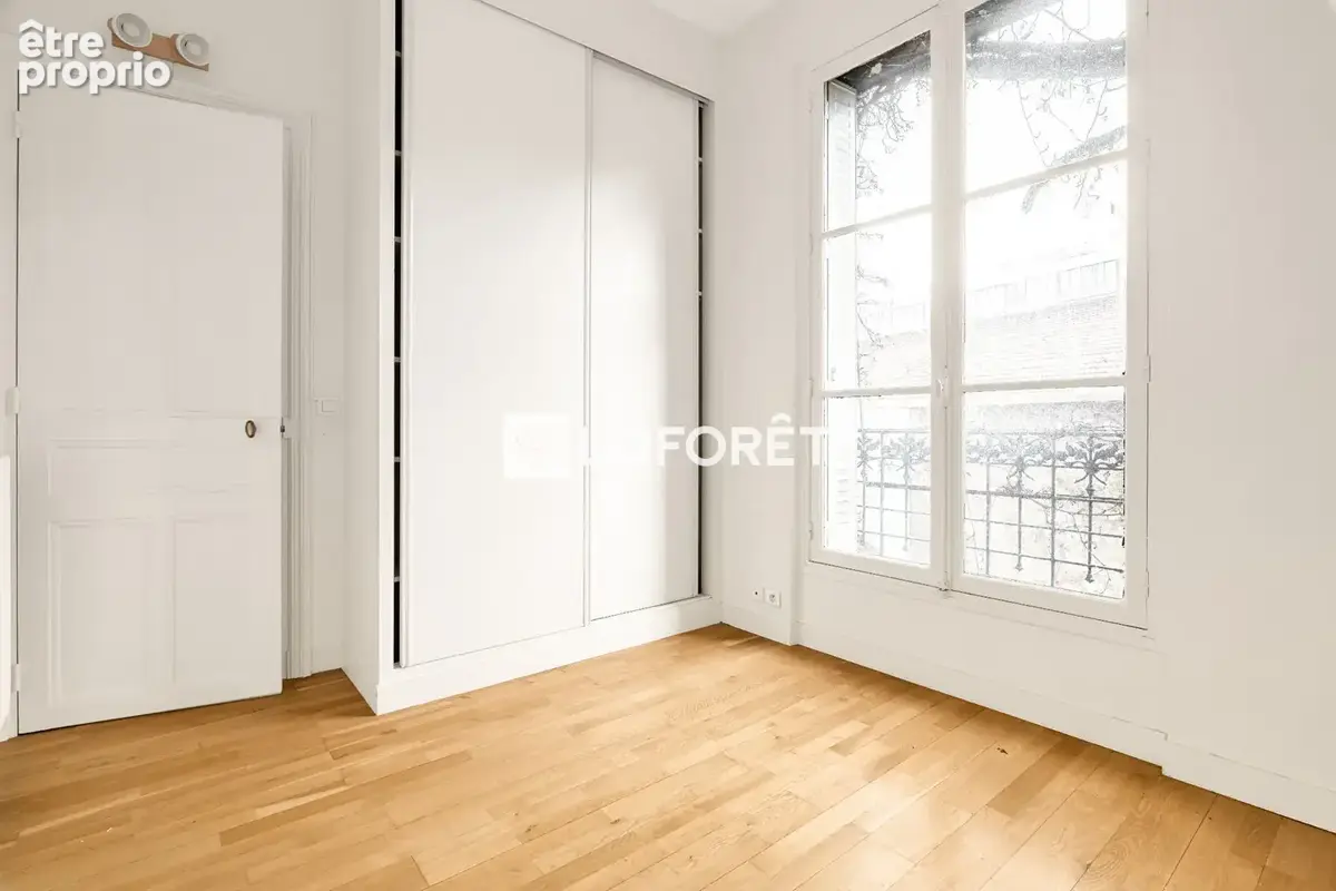 Trois chambres & chambre de service - traversant - beaux volumes - photo 7