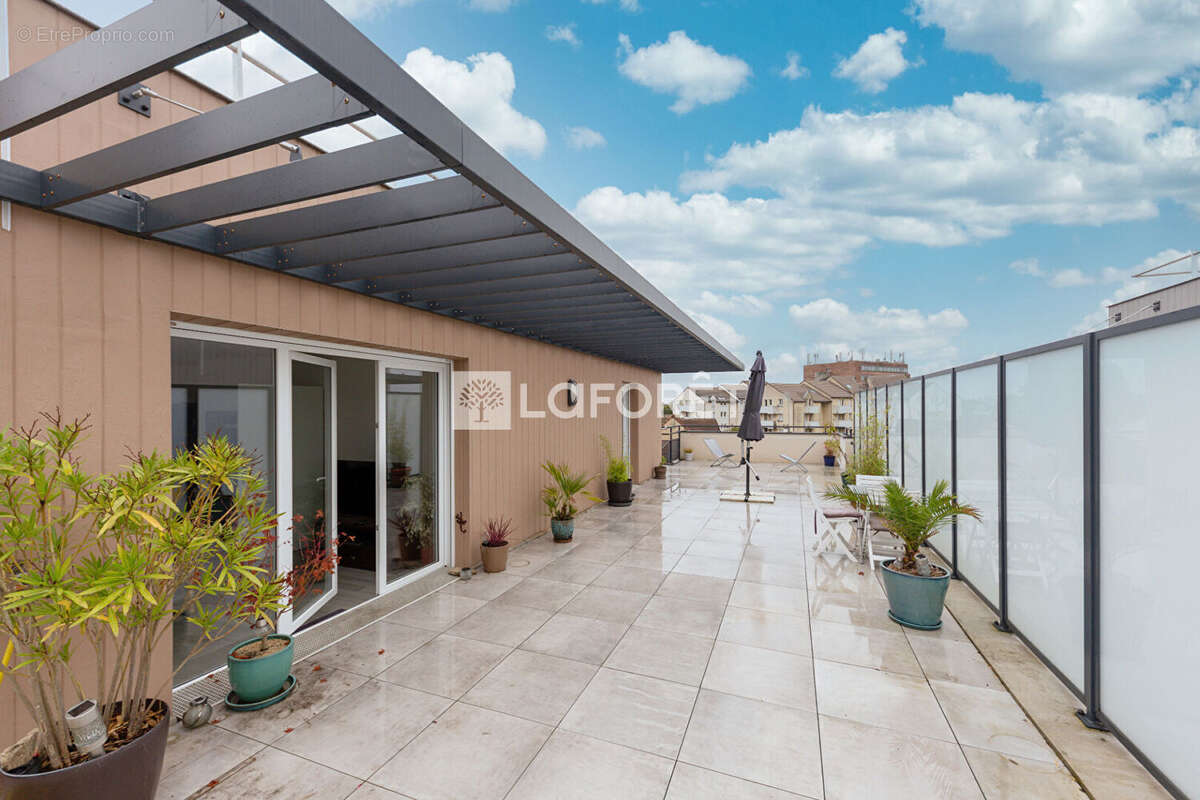 Appartement à PONTAULT-COMBAULT