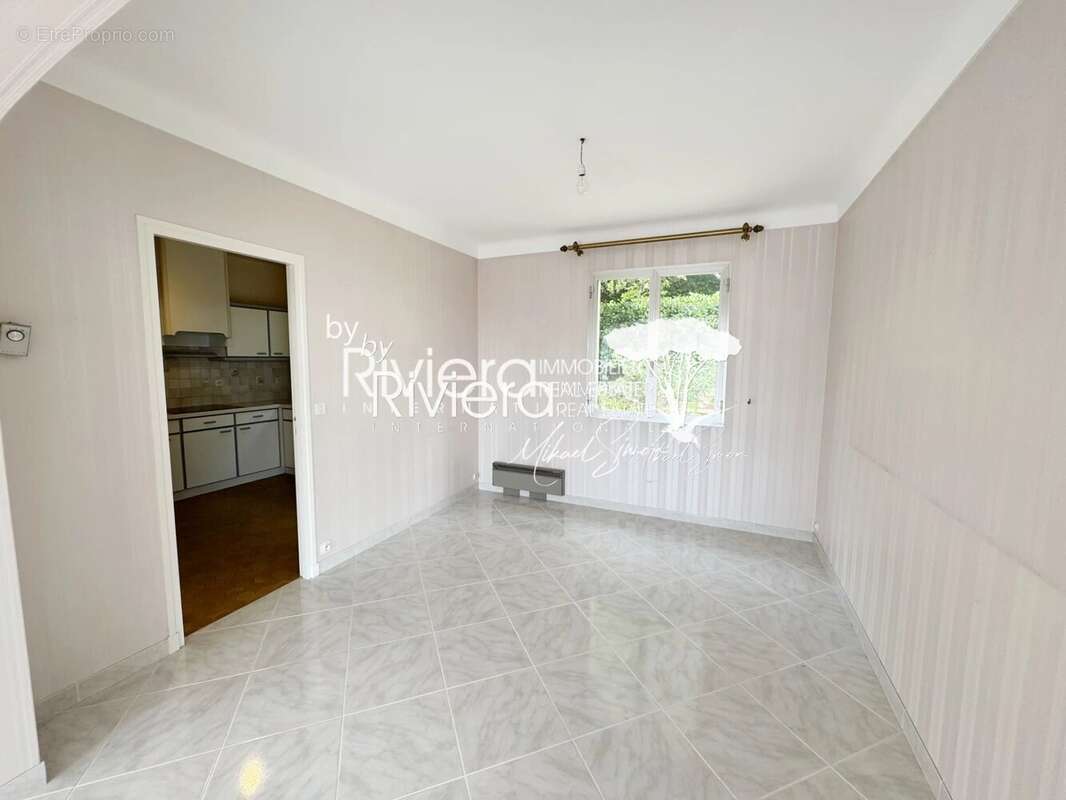 CAVALAIRE - Villa Vue Mer - 6 chambres - Double Garage. - photo 21