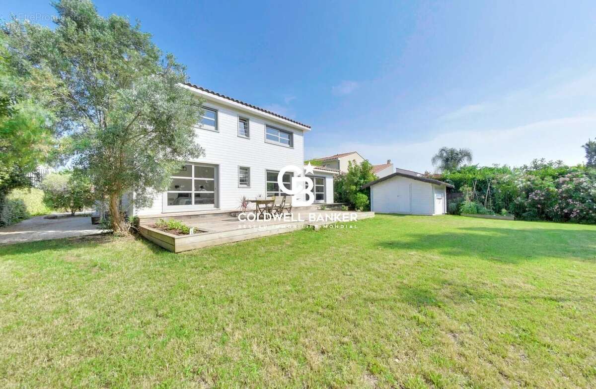 Maison à VILLENEUVE-DE-LA-RAHO