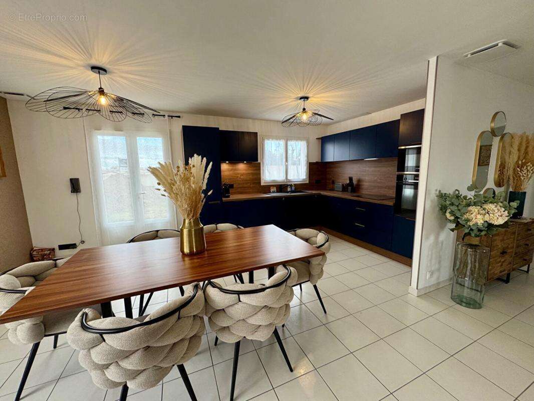 Maison à VAUX-SUR-MER