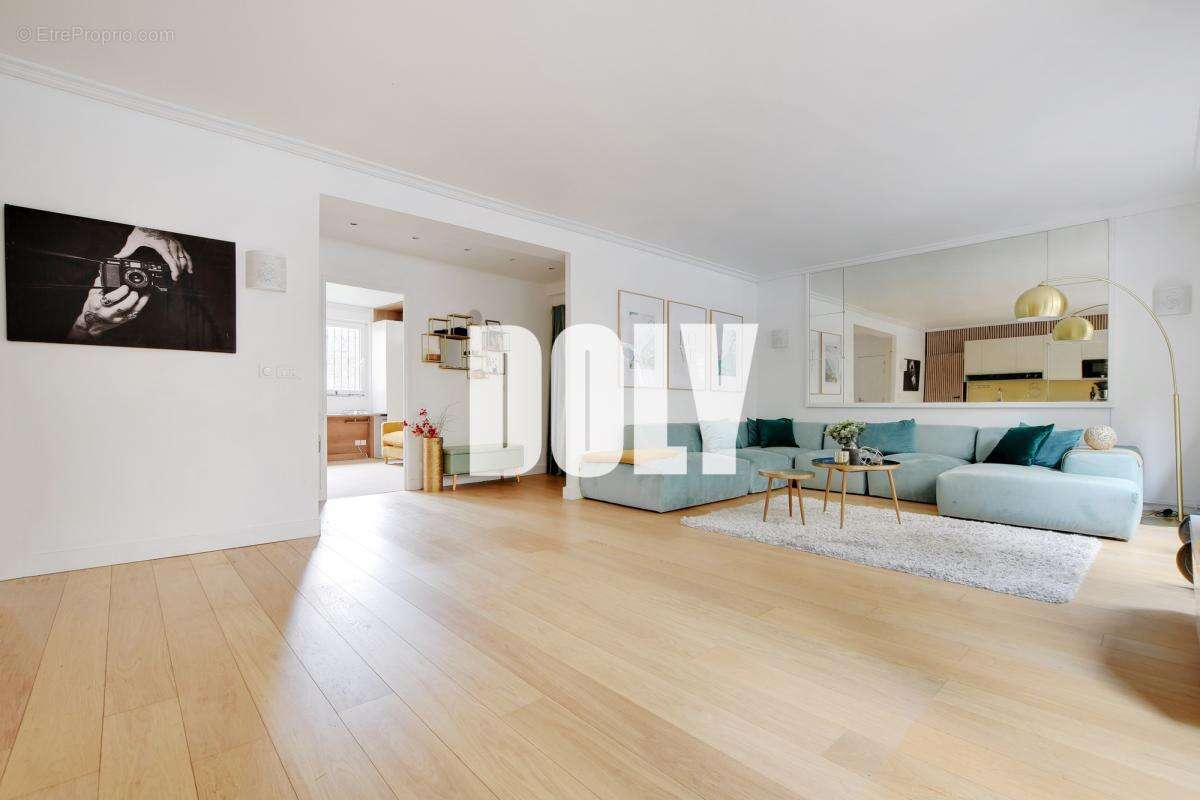 Appartement à NEUILLY-SUR-SEINE