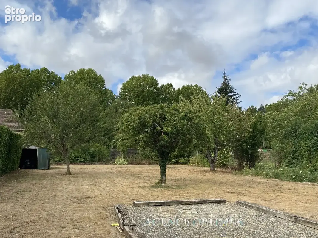 PAVILLON DE PLAIN-PIED - 3 chambres - Grand terrain clos 1400m2 - Piscine - Garage - VILLENEUVE LA GUYARD - photo 21