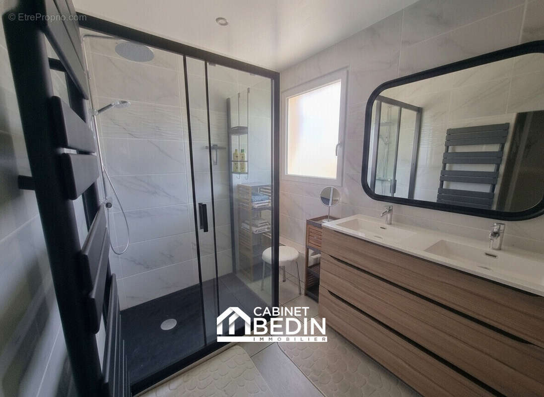Maison 160 m² à Fargues-Saint-Hilaire  - photo 6