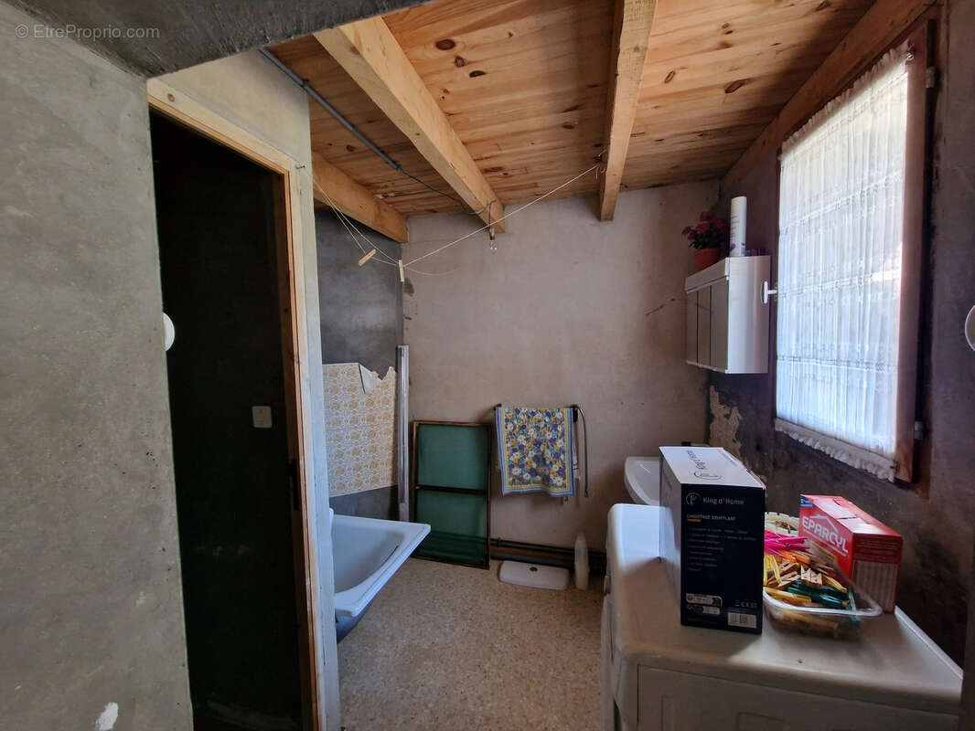 Maison à CASTANET-LE-HAUT