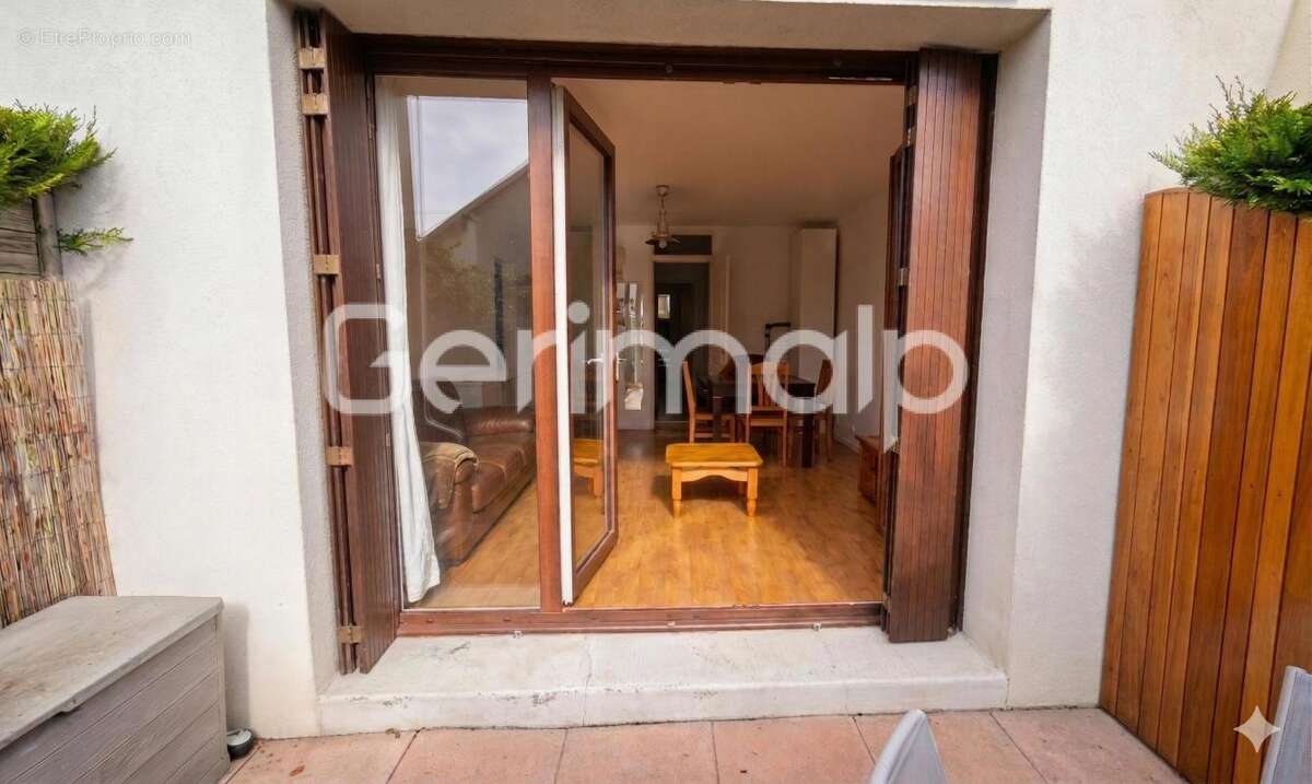 Vente - Appartement - 2 pièces + cuisine - 37 m² - 246 750 € - - photo 2