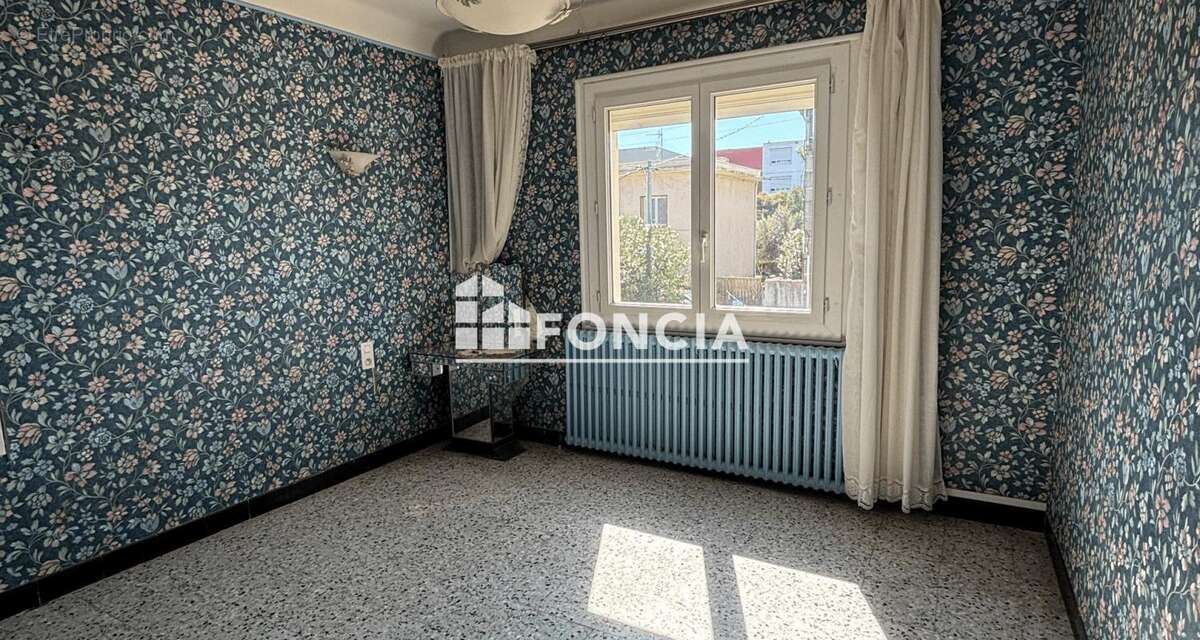 Bagnols-sur-Cèze - Villa 4 pièces avec garage sur 600m2 de terrain - photo 9