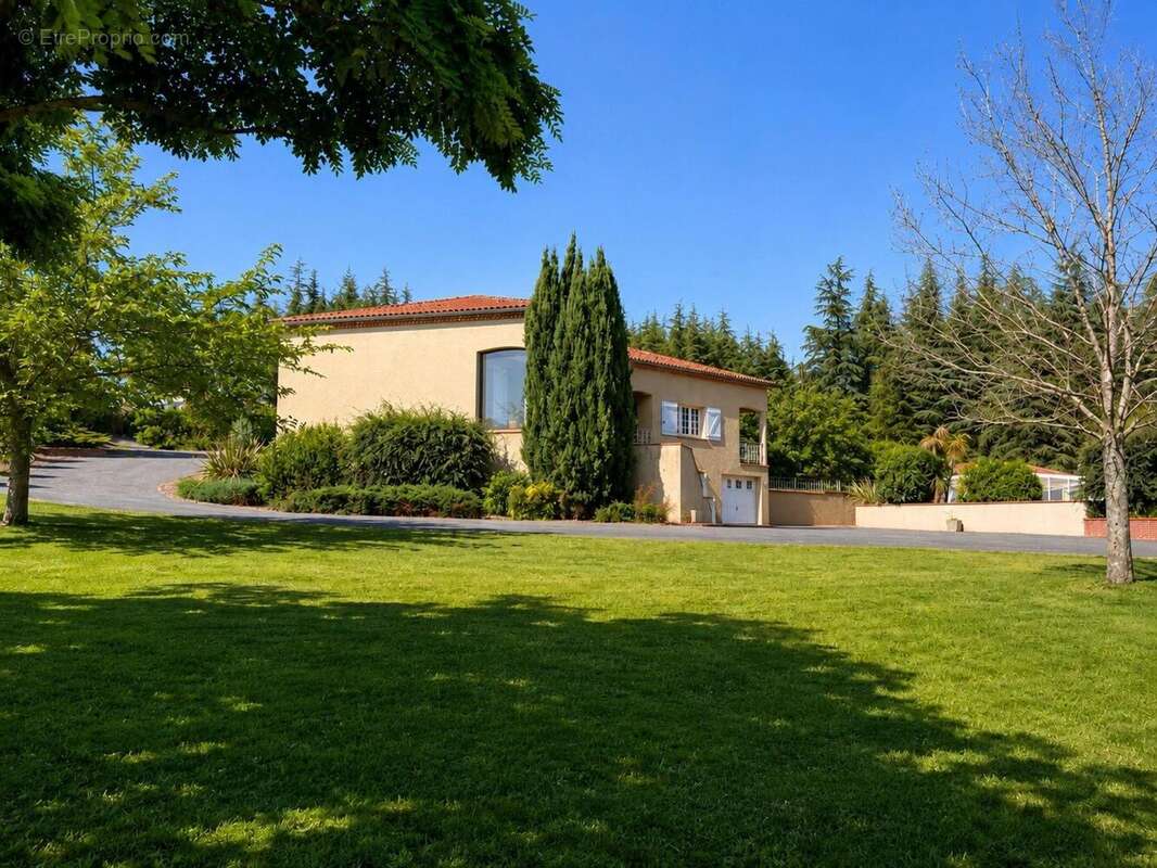 Maison 210 m² à L'isle-De-Noe  - photo 2