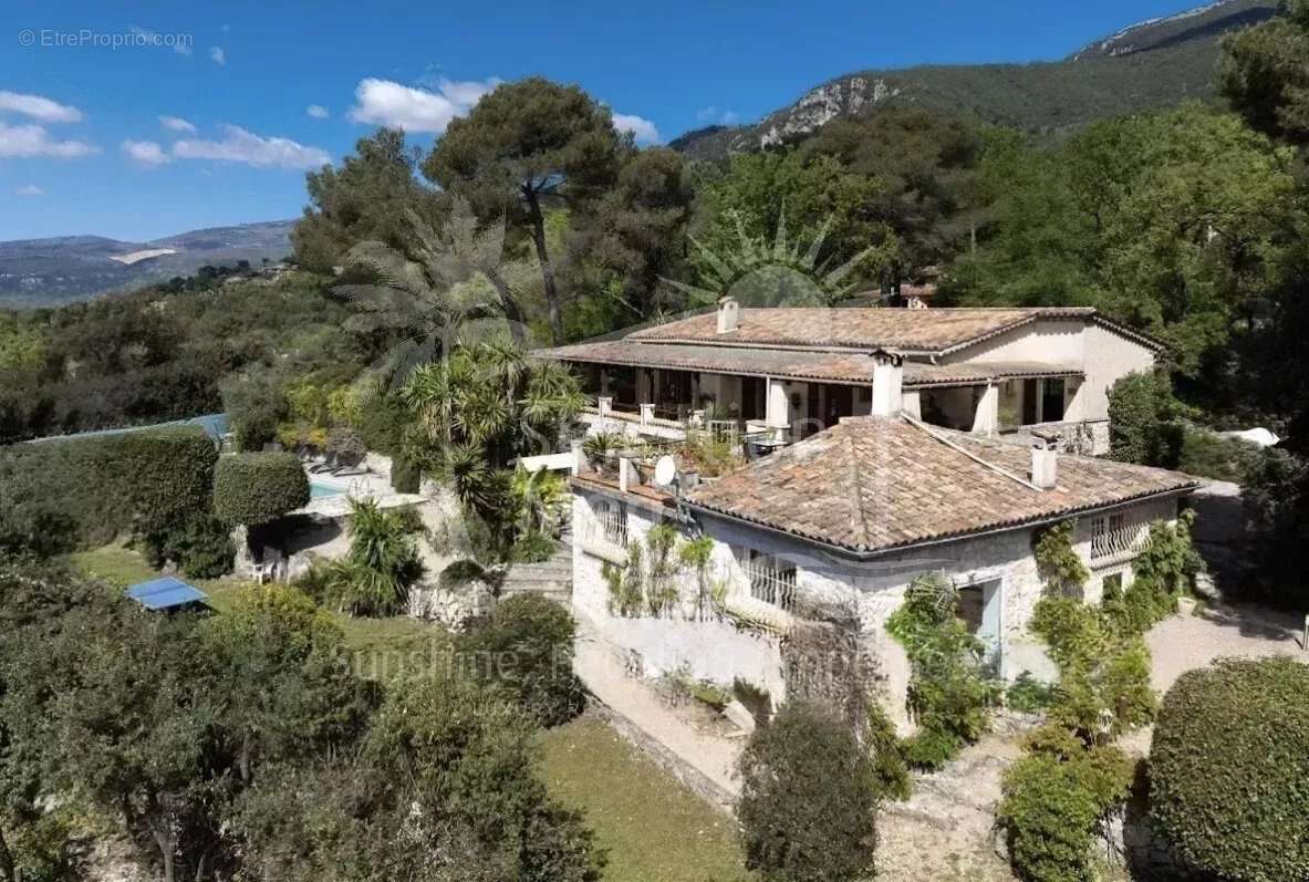 Maison à TOURRETTES-SUR-LOUP
