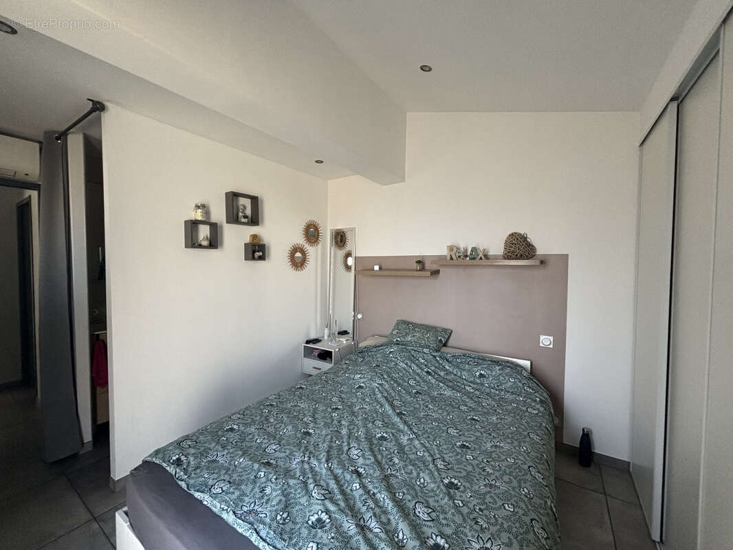 Maison à SAINT-LAURENT-DE-LA-SALANQUE