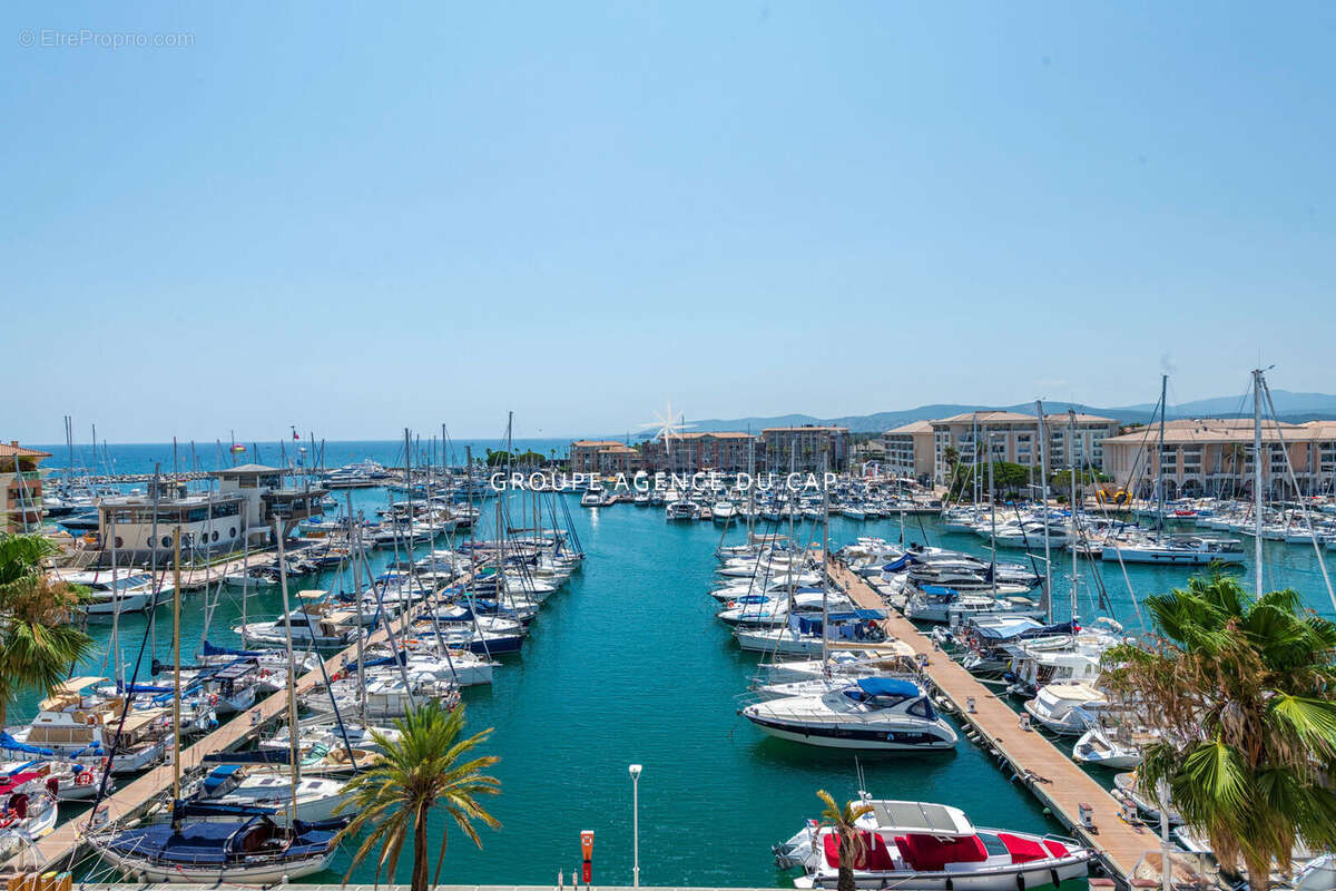 Appartement PORT FRÉJUS  Duplex 115 m² en dernier étage avec terrasse, vue mer, vue port et grand garage - photo 3