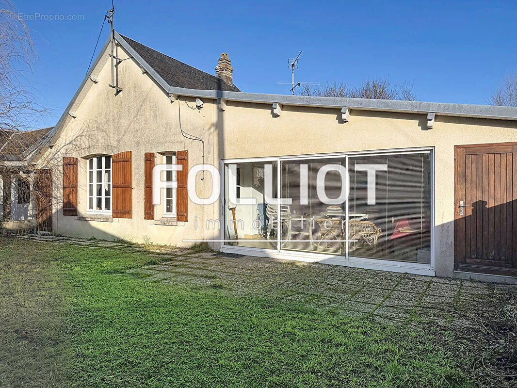 Maison à AGON-COUTAINVILLE