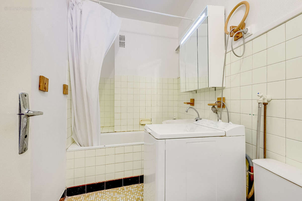 Appartement à PARIS-14E