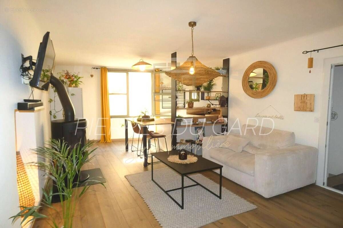 Maison 150 m² à Uzes  - photo 2