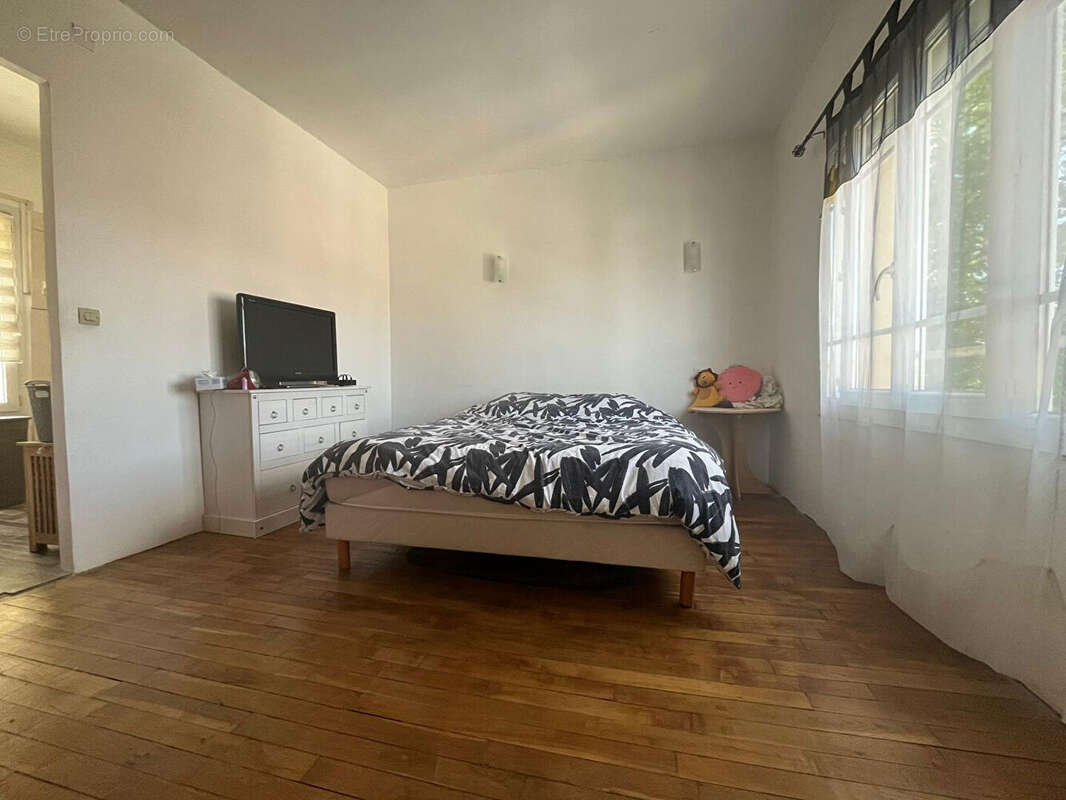 Maison à MARLY-LA-VILLE