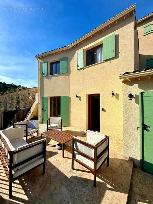 Maison à ESPARRON-DE-VERDON