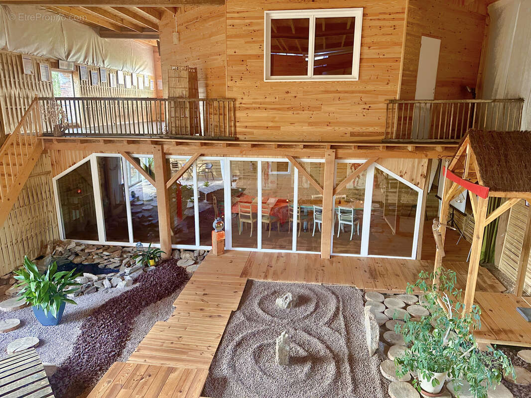 Maison à ECHASSIERES