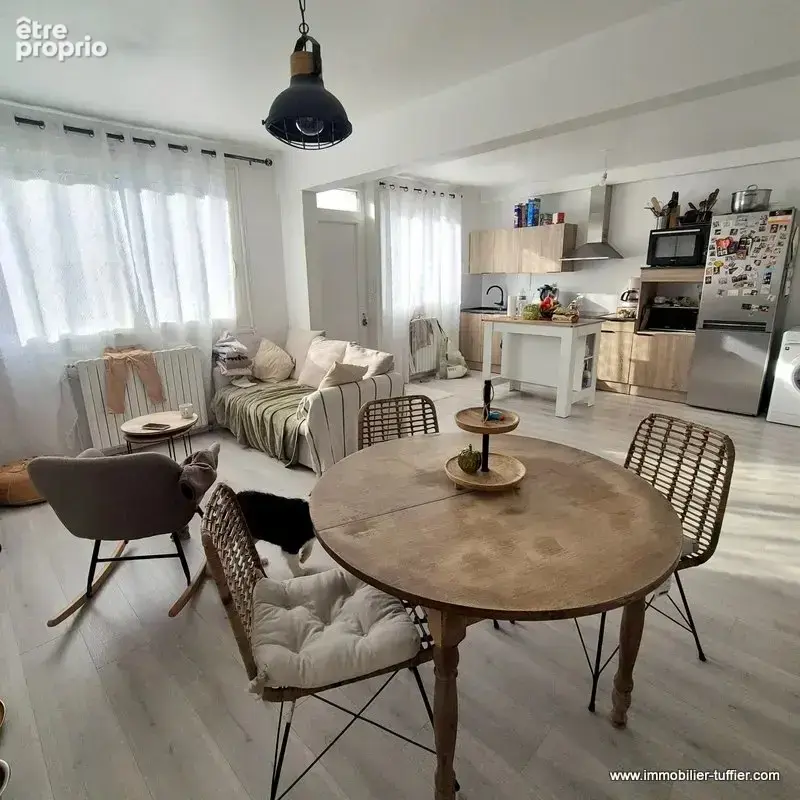 Maison à MONCE-EN-BELIN