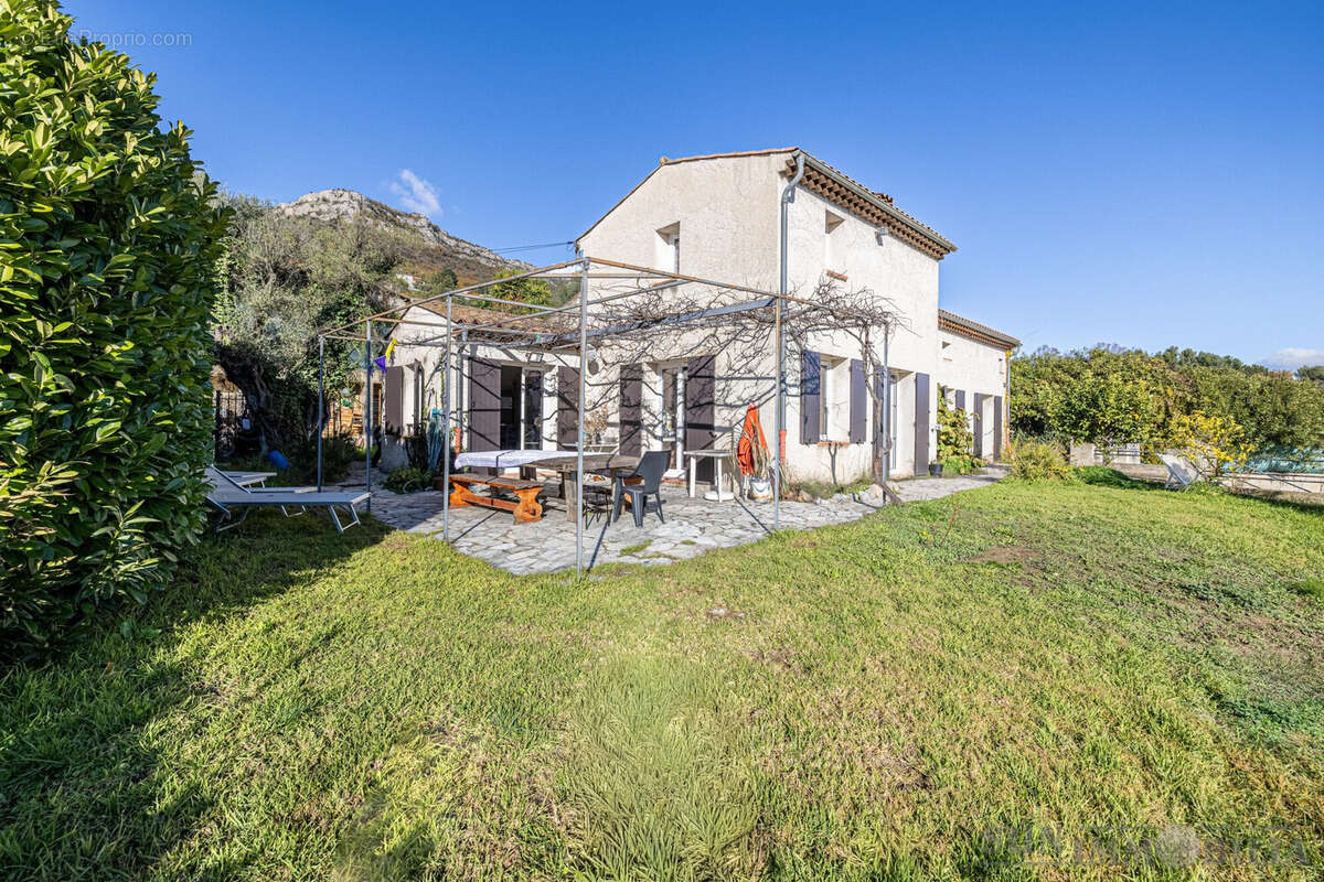 Maison 166 m² à Vence  - photo 4