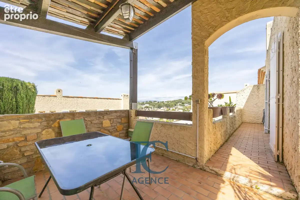 Appartement T3 de 59 m2 à proximité plages et port - photo 2