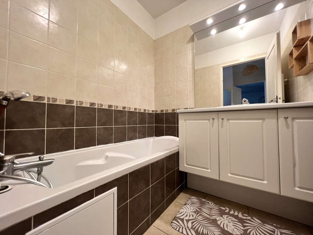 Appartement à SAINT-MAXIMIN-LA-SAINTE-BAUME