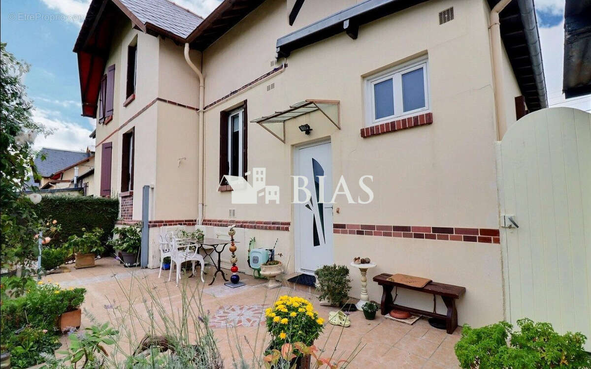 Maison à DIVES-SUR-MER