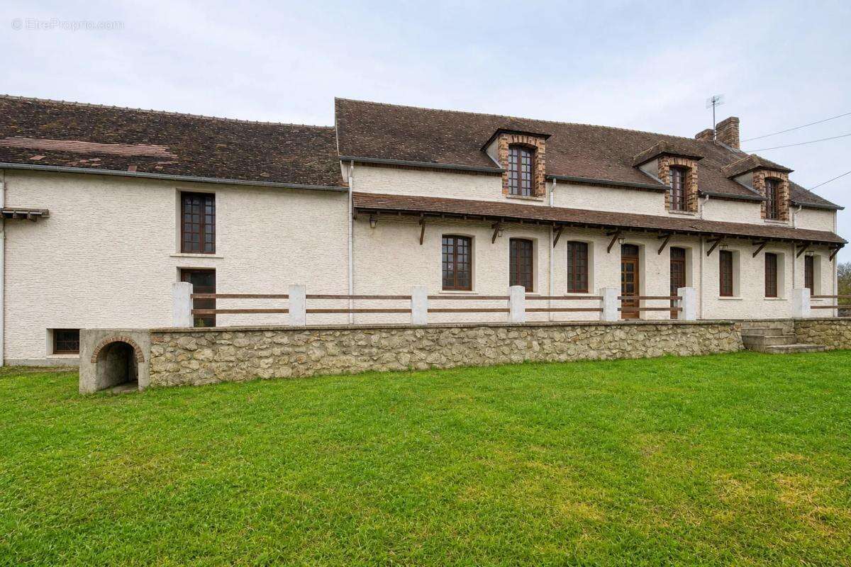 Maison à MELZ-SUR-SEINE
