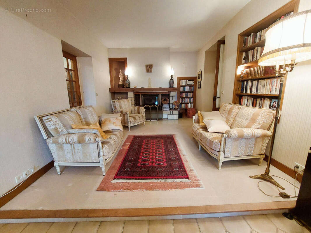 pt salon - Maison à SAINT-MARTORY