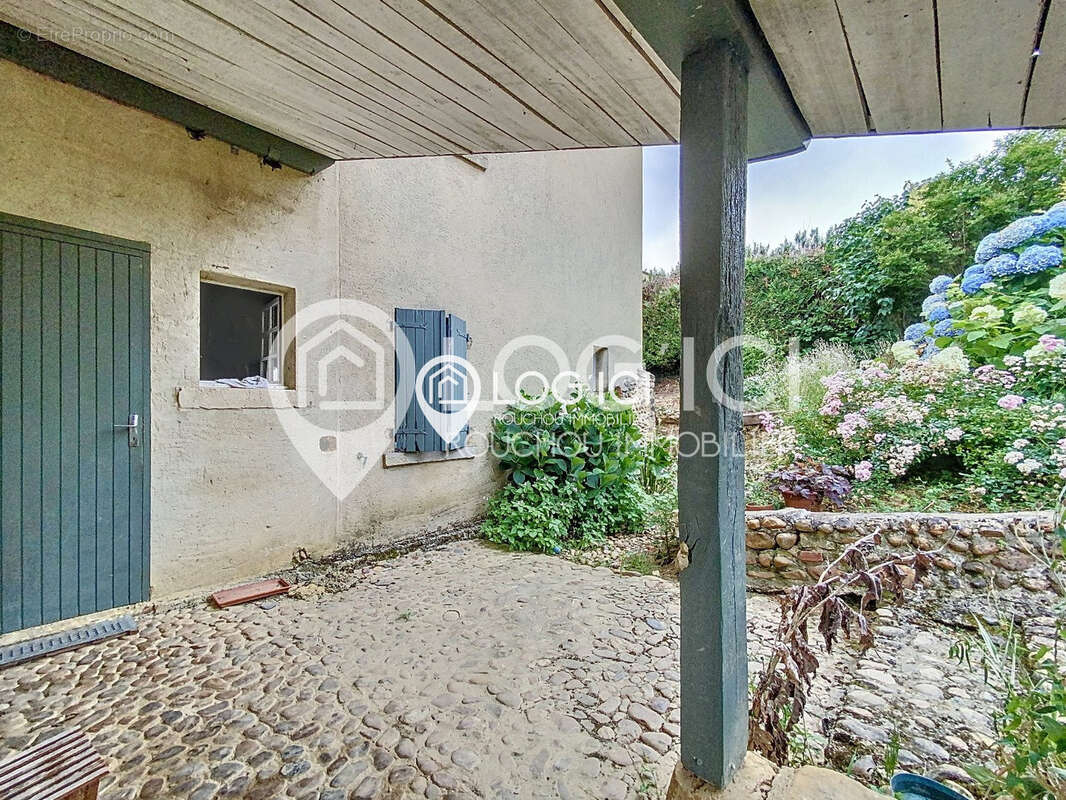 Maison à AURIONS-IDERNES