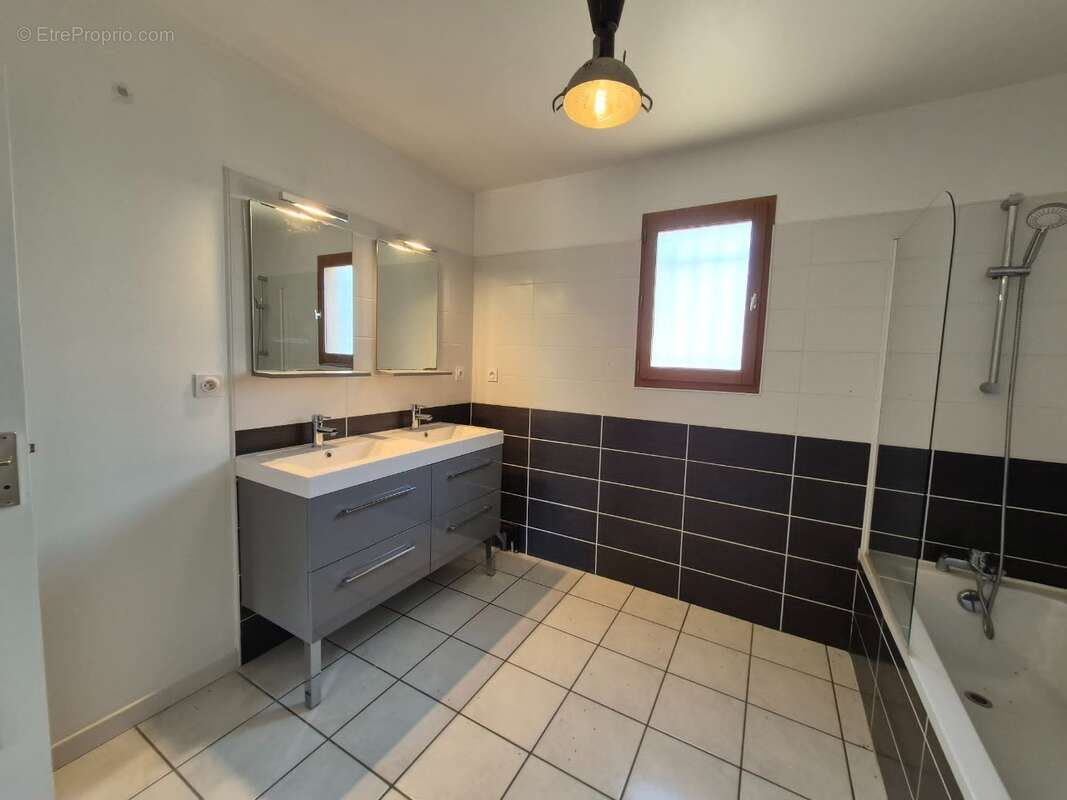 Maison 80 m² à Vierzon  - photo 4