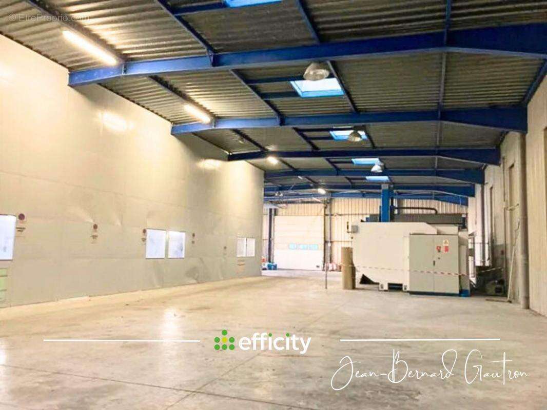 Commerce à PLOUNEVEZ-MOEDEC