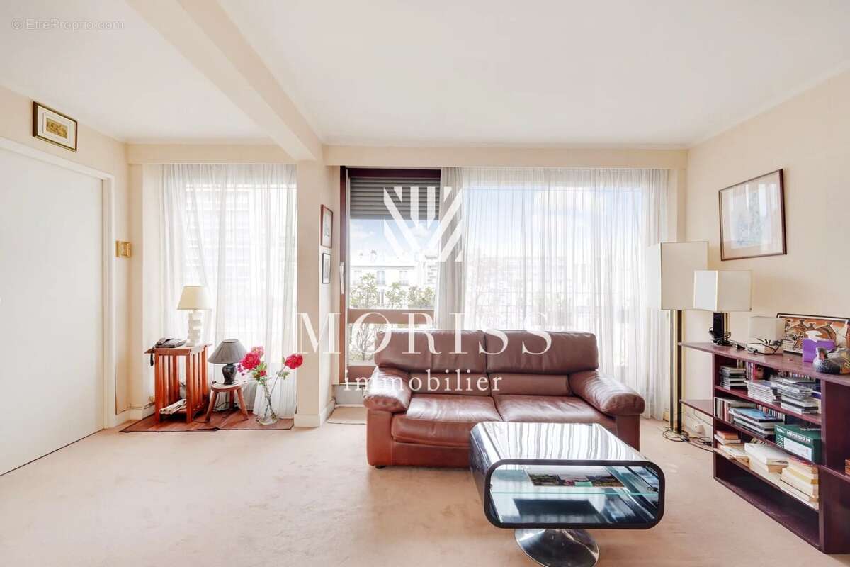 Appartement à PARIS-14E