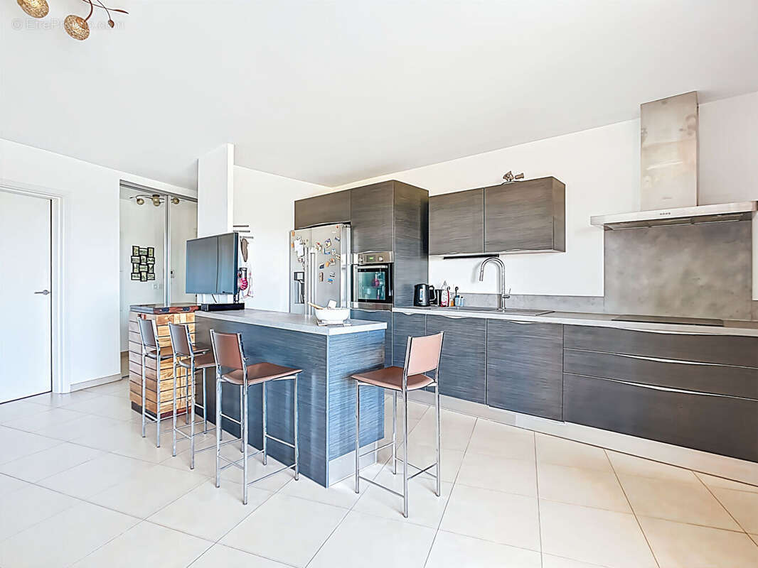 Appartement à MARSEILLE-8E