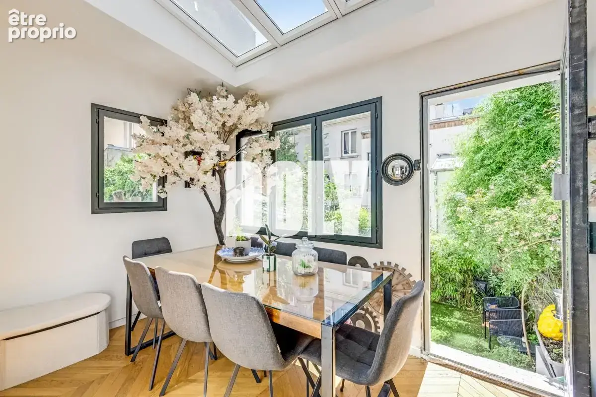 Doly - Duplex avec Jardin, un Ecrin de verdure au Coeur des Abbesses ! - photo 6
