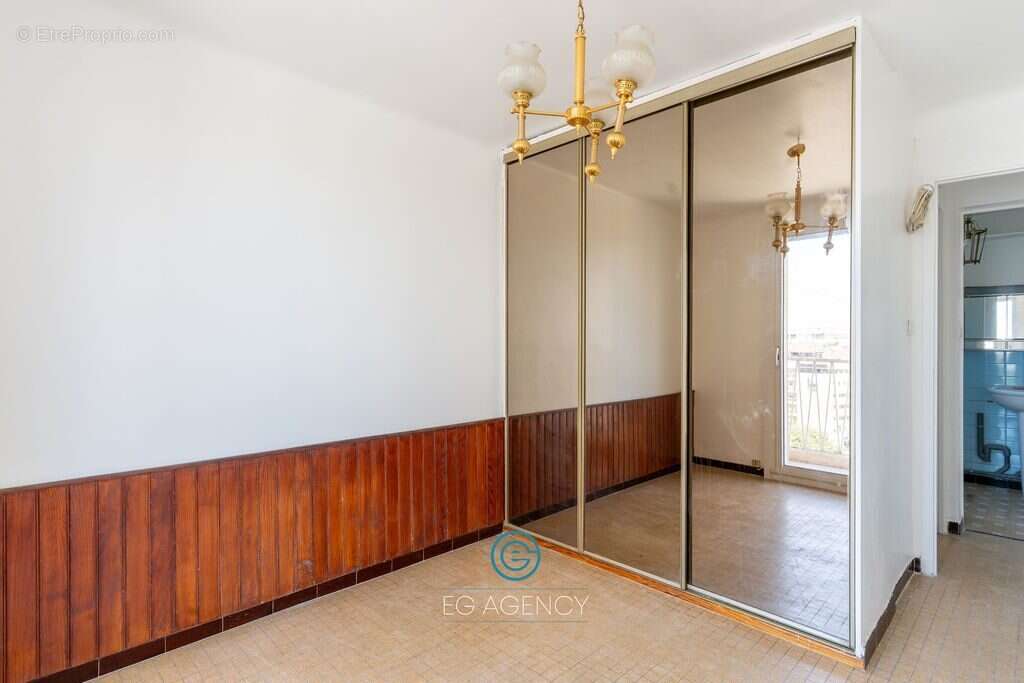 Appartement 56 m² à Marseille-5e  - photo 7