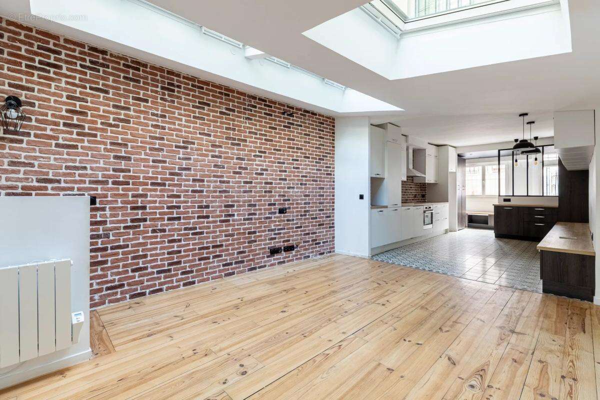 Appartement à PARIS-17E