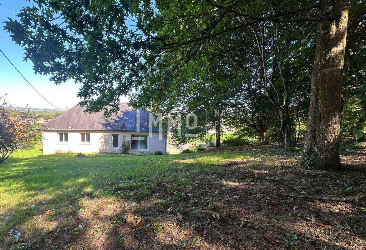Maison à LA CHARTRE-SUR-LE-LOIR