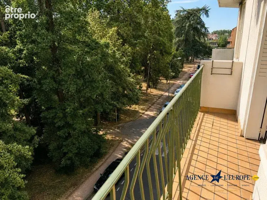 Appartement 80 m² à Vichy  - photo 2