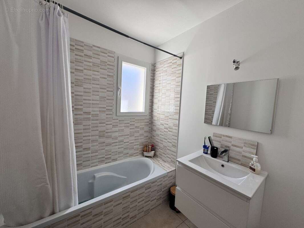 Photo 9 - Maison à ROUJAN