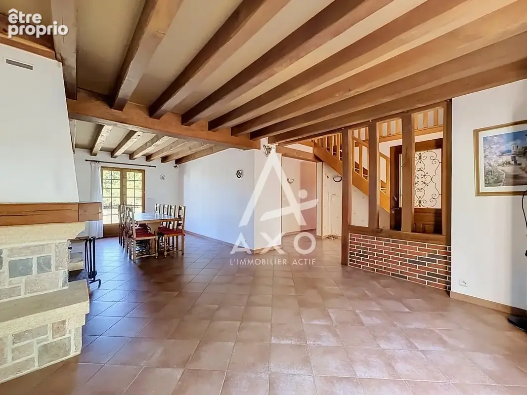 Maison familiale 5 chambres, sous-sol total et 8500m² de terrain - photo 2