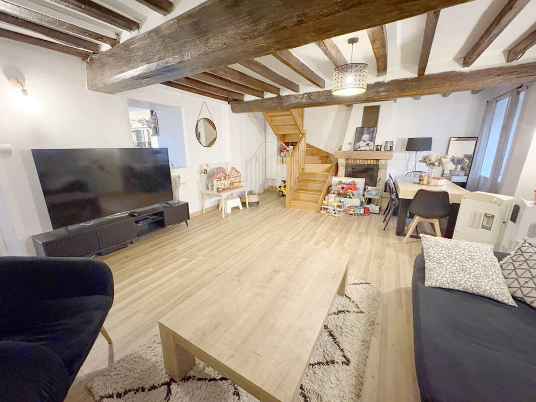 Maison à SAINTE-GENEVIEVE