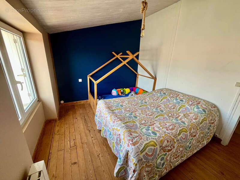 Maison à LES MAGNILS-REIGNIERS