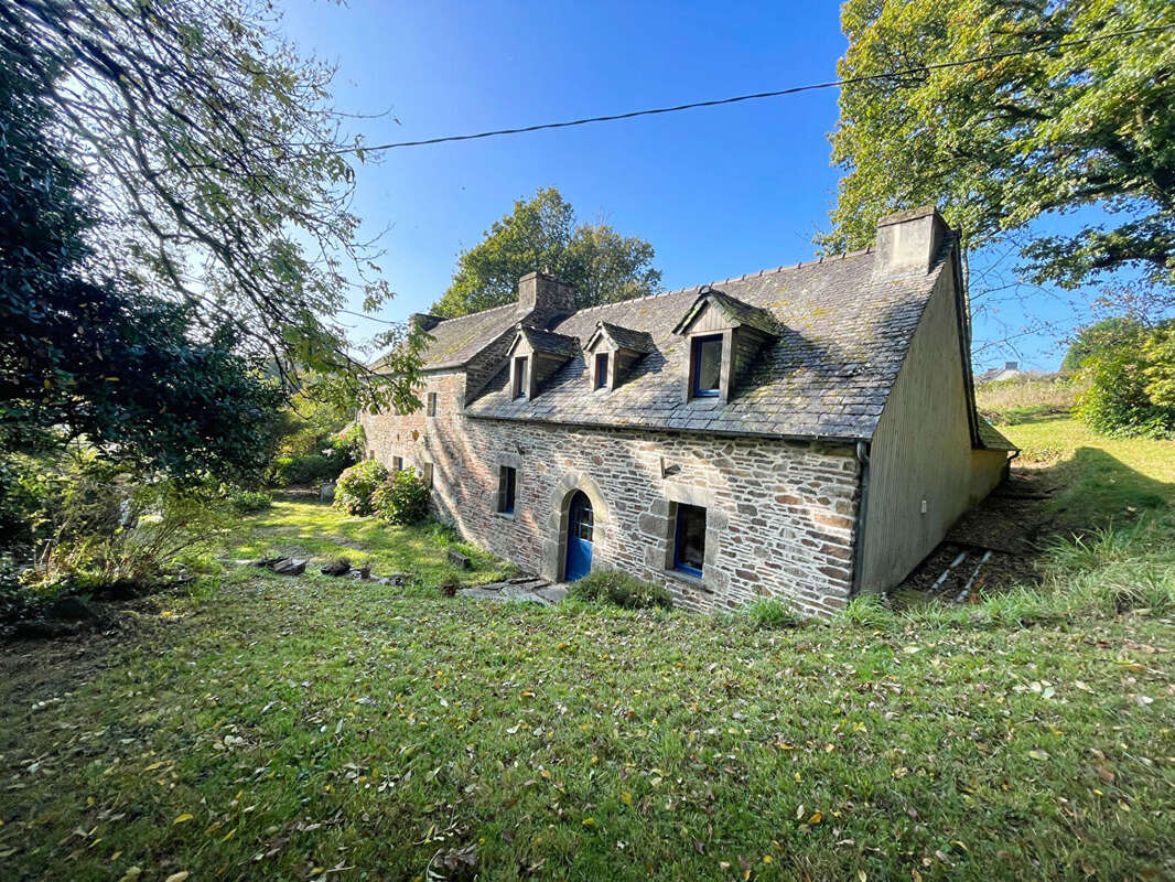 Maison à HUELGOAT