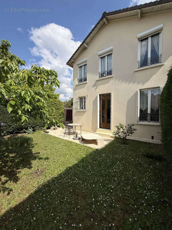 Maison à LE BLANC-MESNIL
