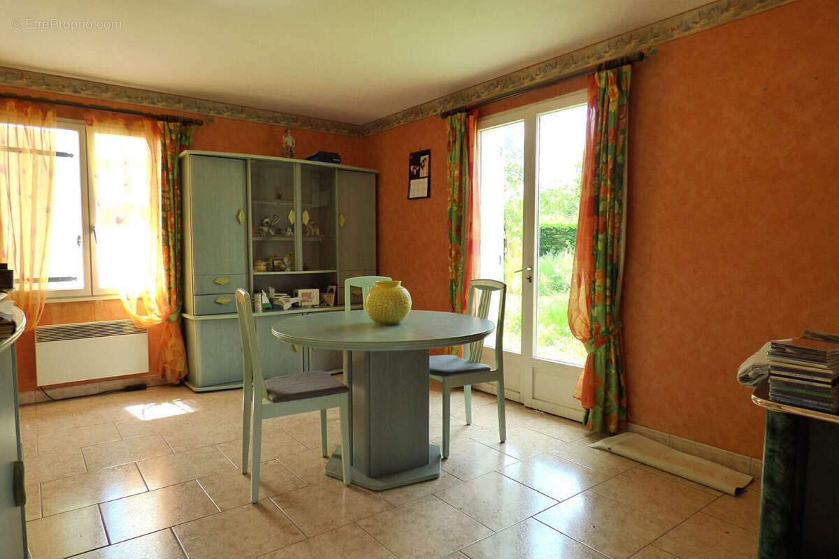 Maison à LA MEMBROLLE-SUR-LONGUENEE