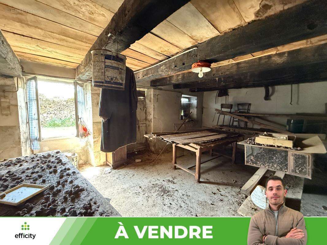 Maison 106 m² à Sommieres-Du-Clain  - photo 10