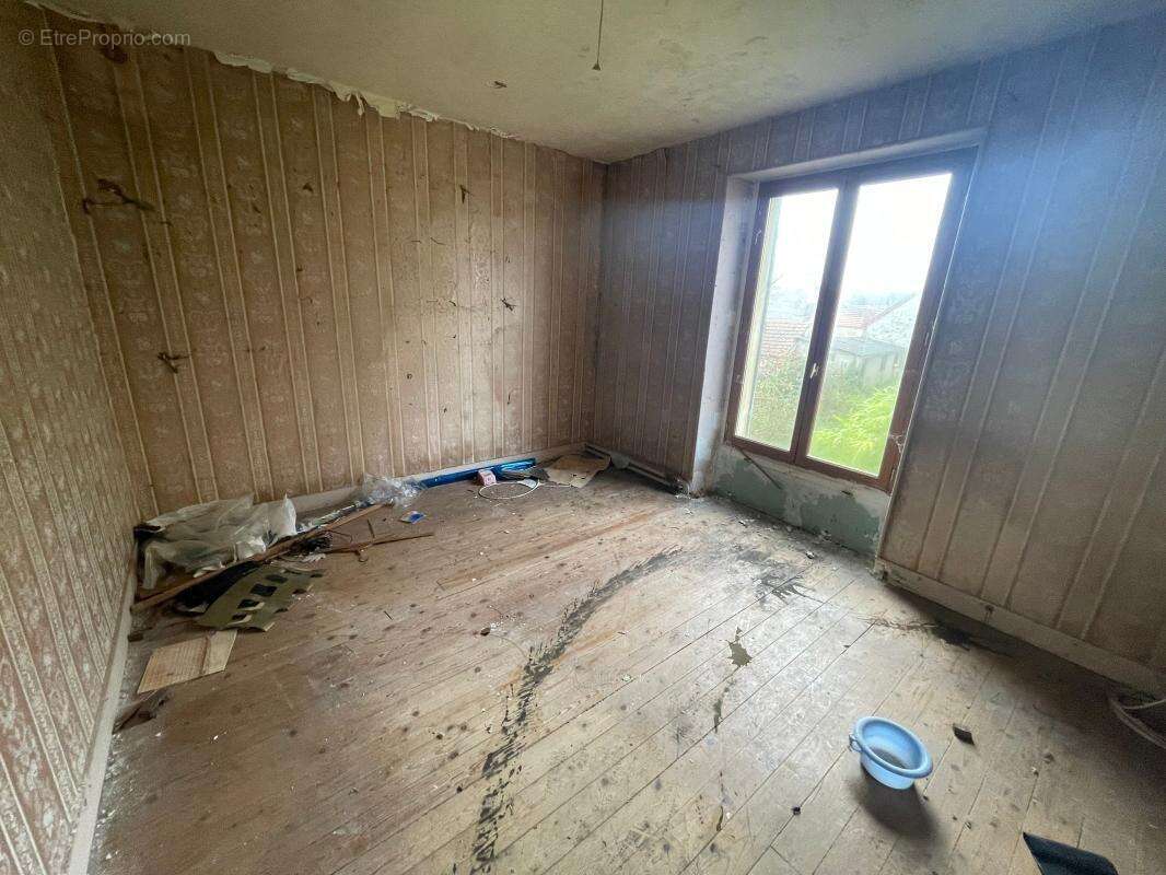 Maison à NANTEUIL-LE-HAUDOUIN