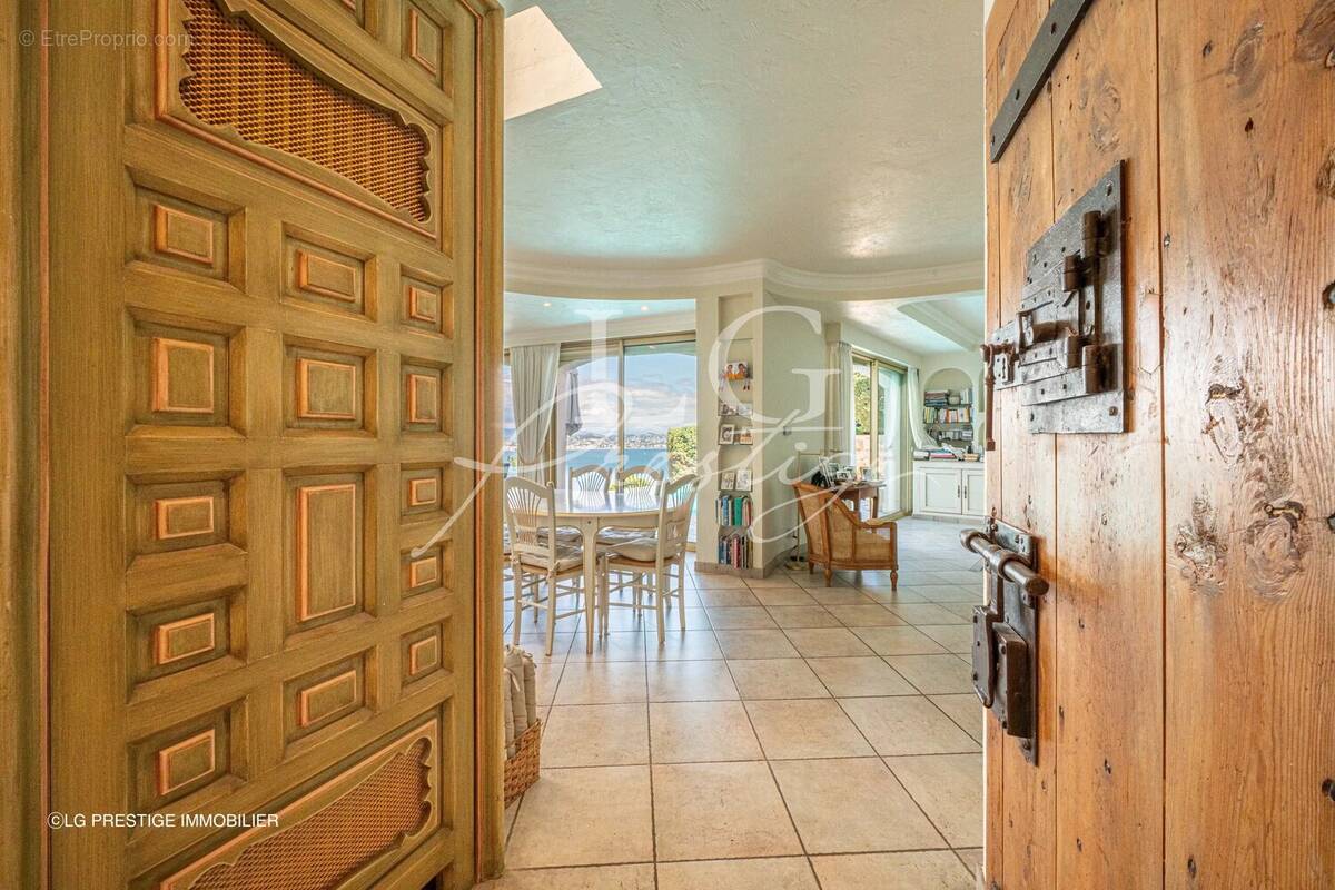 Maison à THEOULE-SUR-MER