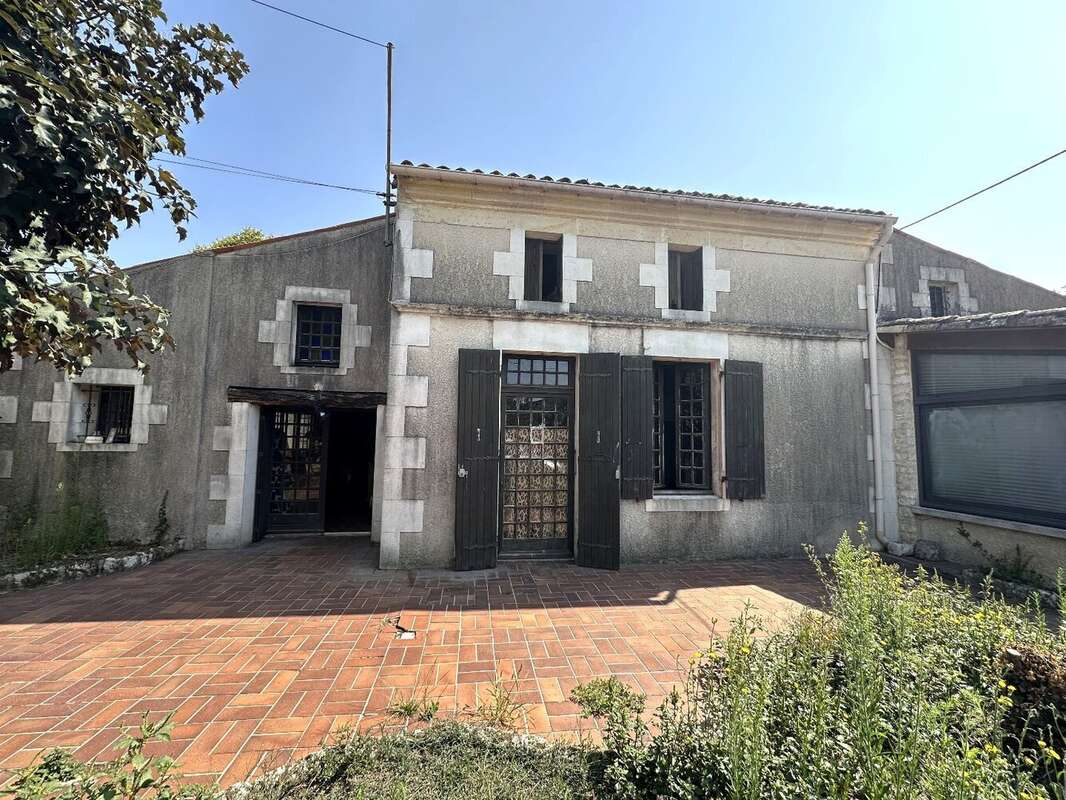 CHAMPAGNOLLES (17240)  4 pièces  104 000  FAI - photo 10