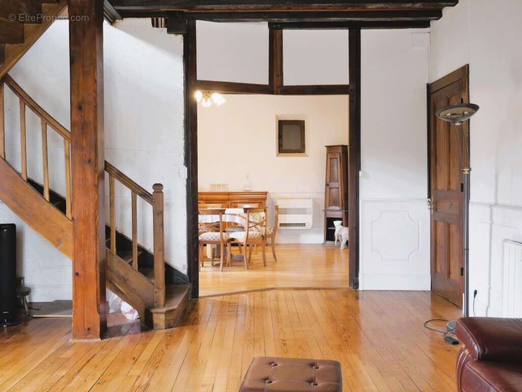 01160 PRIAY : Magnifique Maison de Maître de Plus de 300 m2 avec Vue Imprenable - photo 10